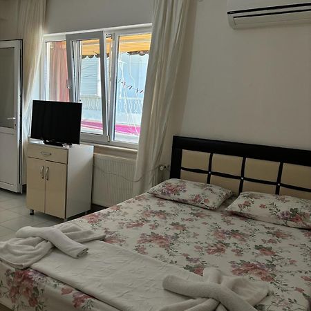 Cicek Aile Pansiyonu Burhaniye Ngoại thất bức ảnh