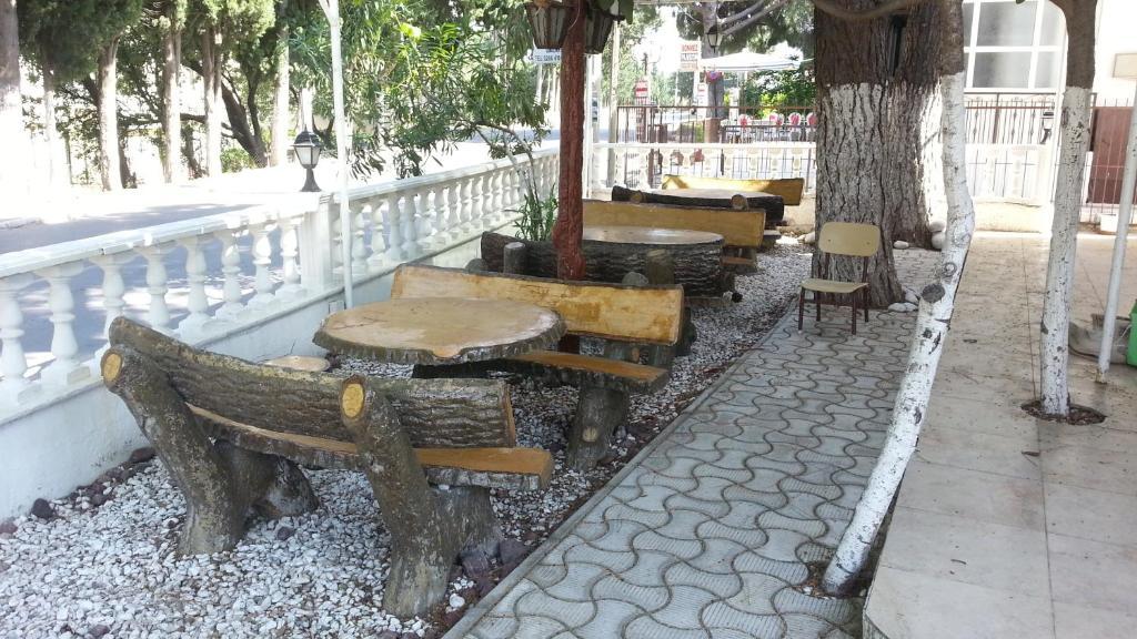 Cicek Aile Pansiyonu Burhaniye Ngoại thất bức ảnh